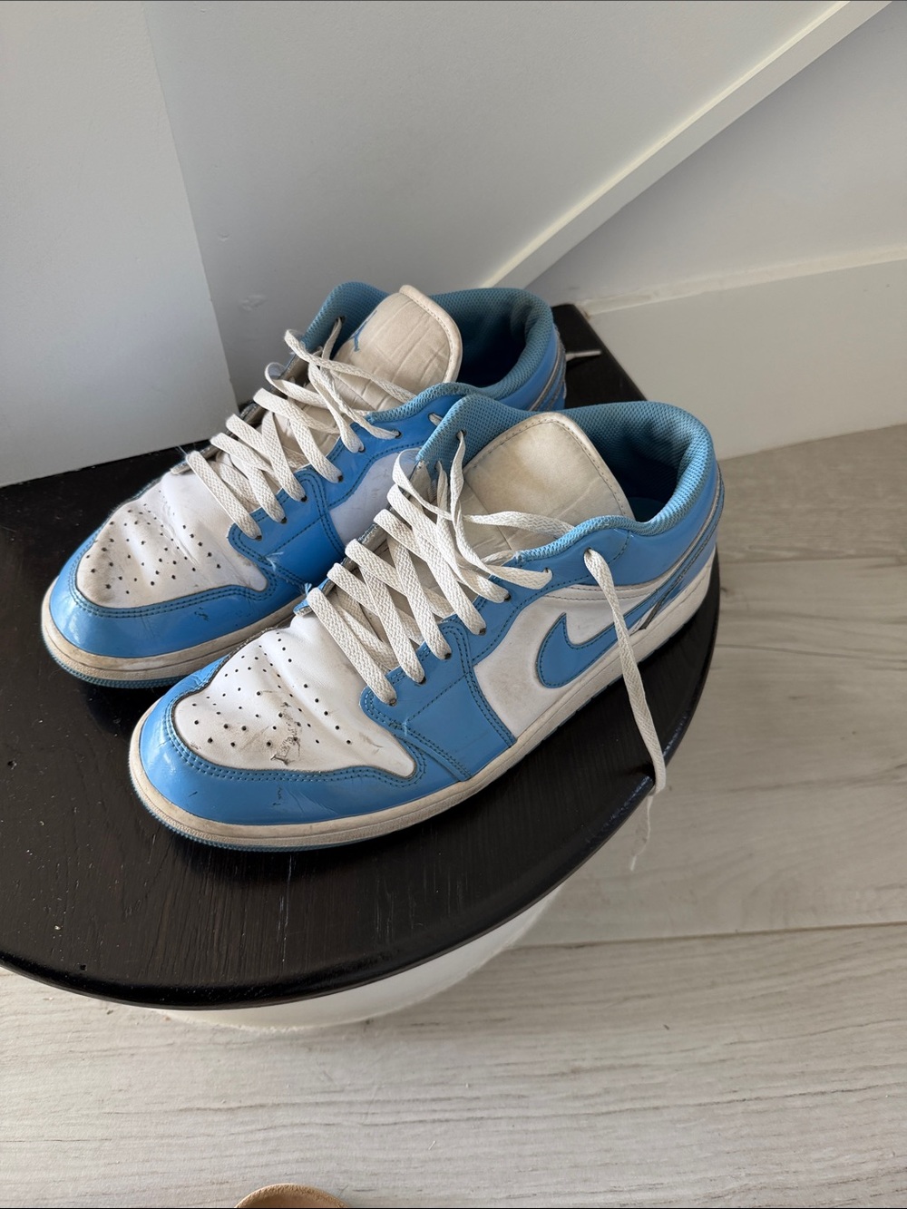 Nike Low Top Sneakers in White and Blue